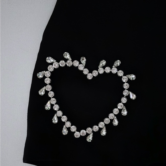AREA Crystal Heart Cutout Short in Black Sz 0 XS - Picture 3 of 15